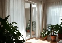 Thiết kế nội thất theo nhịp điệu thiên nhiên – Cân bằng ánh sáng và vật liệu Thiết kế nội thất phòng khách đón ánh sáng tự nhiên hài hòa